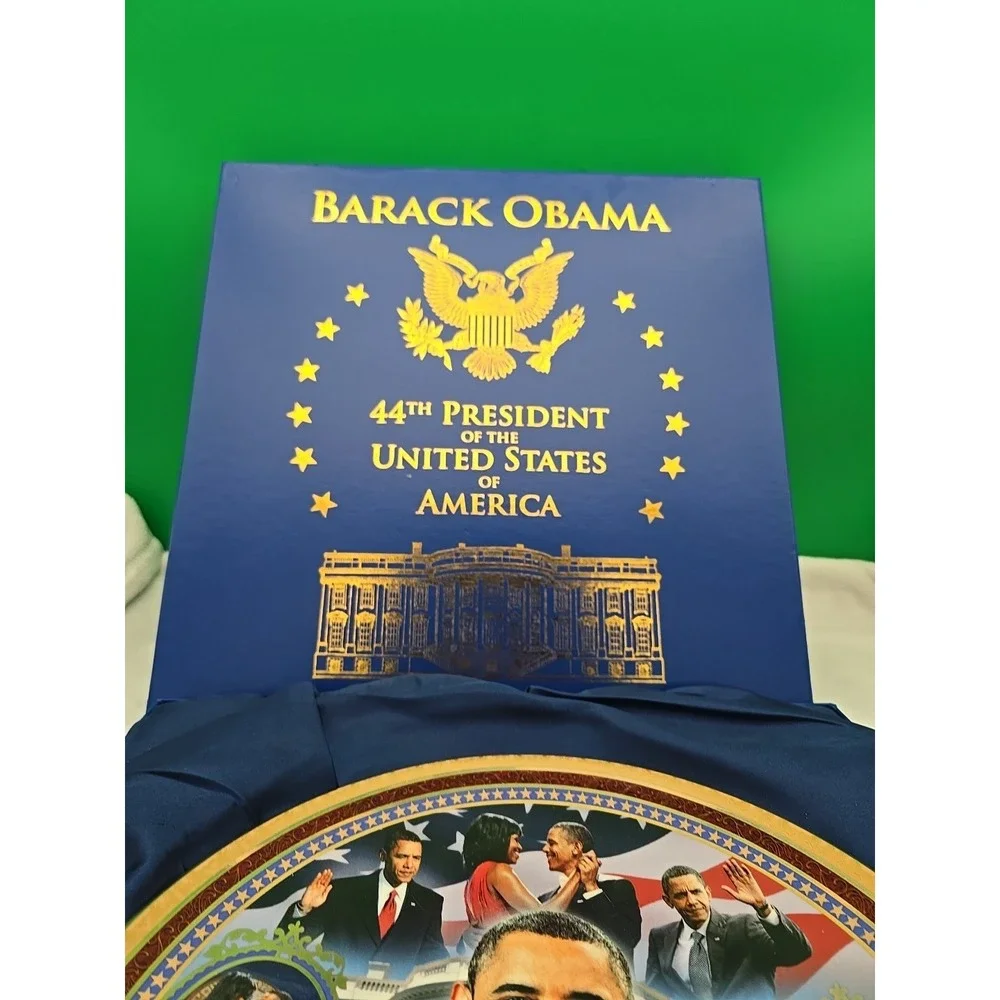 BARACK OBAMA   44TH PRESIDENT OF THE UNITED STATES OF AMERICA  PLATE‎
